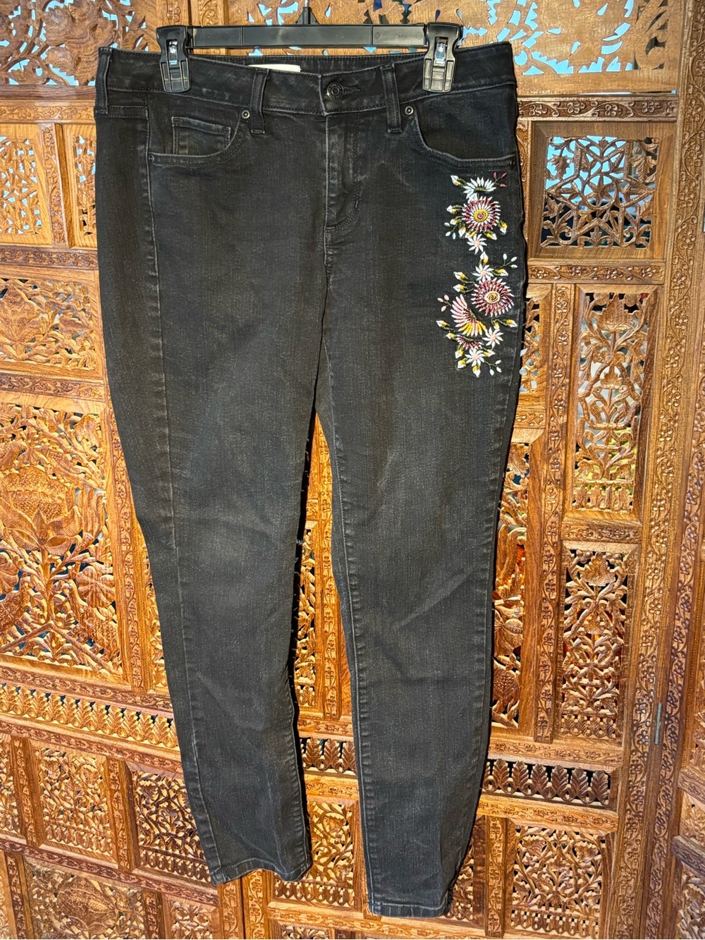 Sonoma Black Skinny Jeans with Floral Embroidery